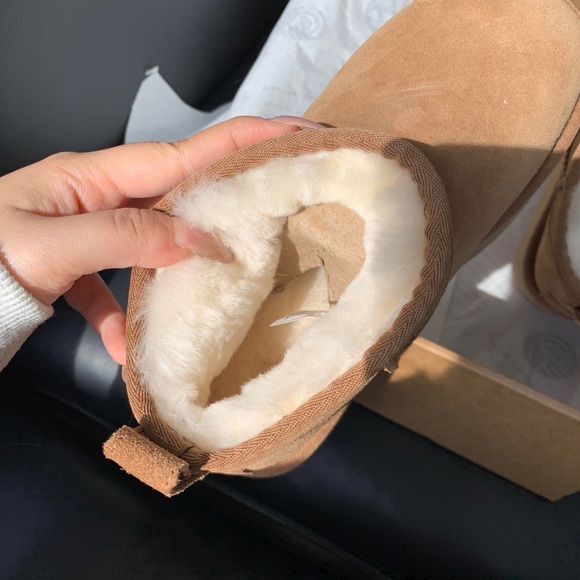 Women's UGG Classic Ultra Mini Boots - Picture 3 of 5